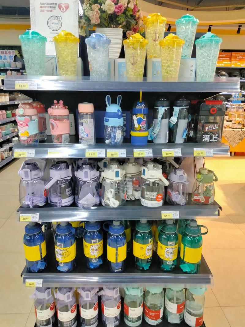 家门口的生活美学 万德福超市，日用百货生活必备的温情驿站